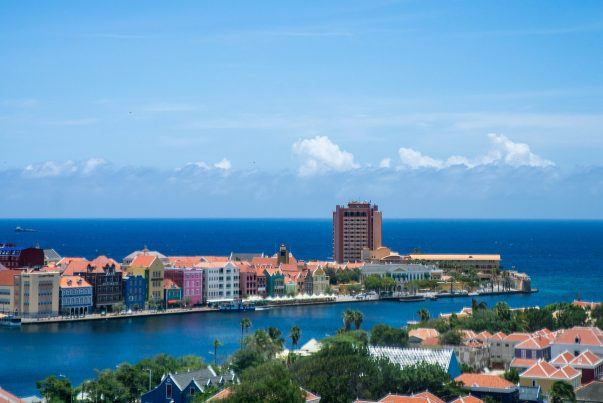 Um tour pelas diferentes paisagens de Curaçao